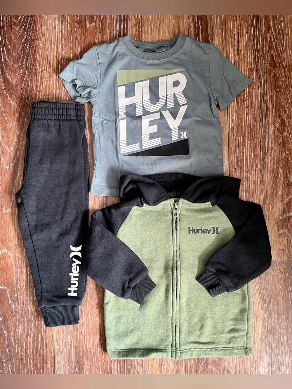 Hurley Baby Boy 3 Piece Sweatsuit Set Size 18 Months